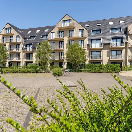Goldsands Iii With Parking By Interhome
